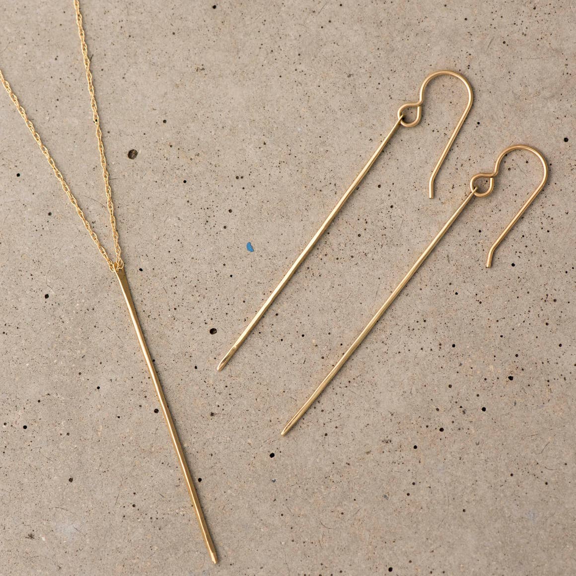 Needle Necklace