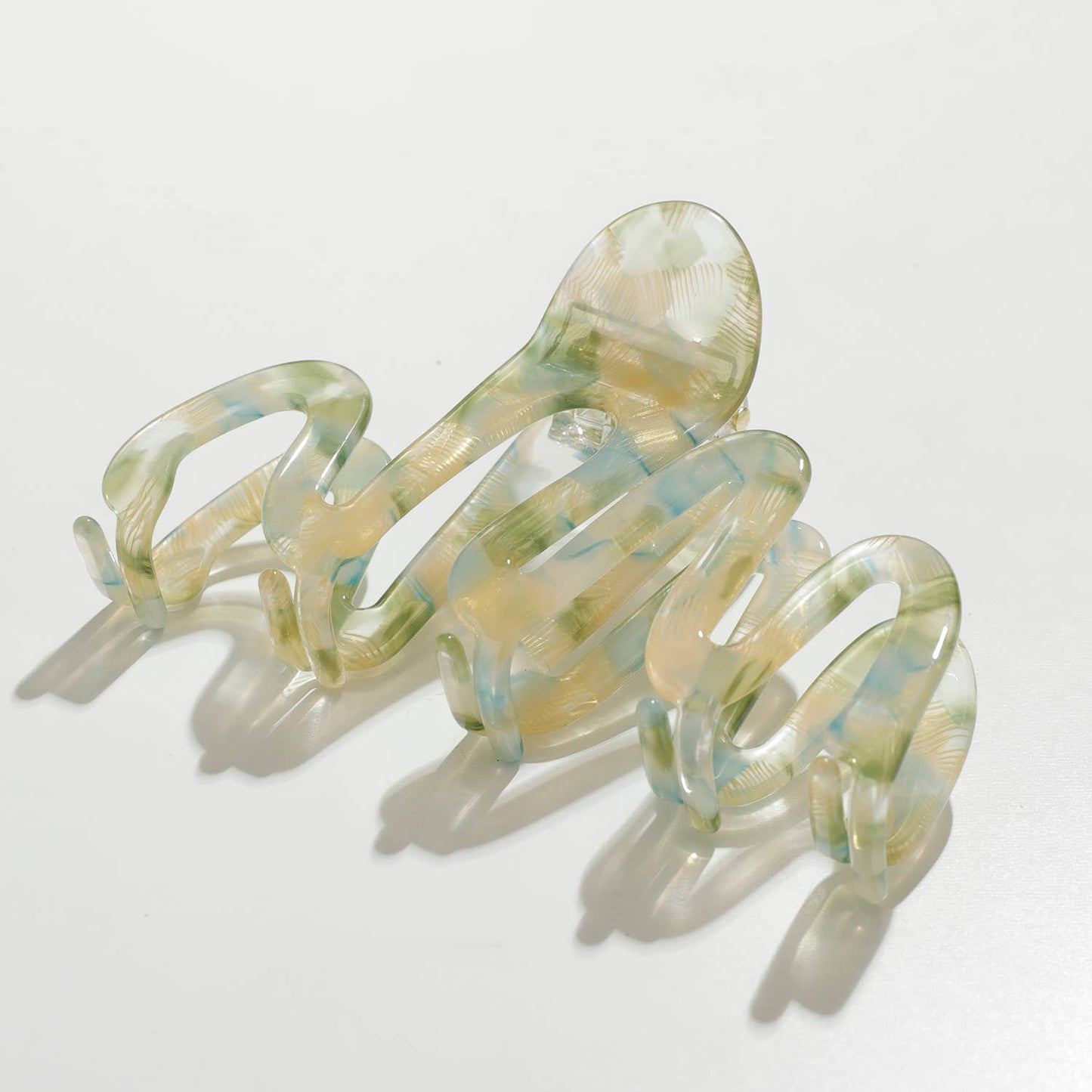 Willow Garden Acetate Squiggle Claw Clip - Large