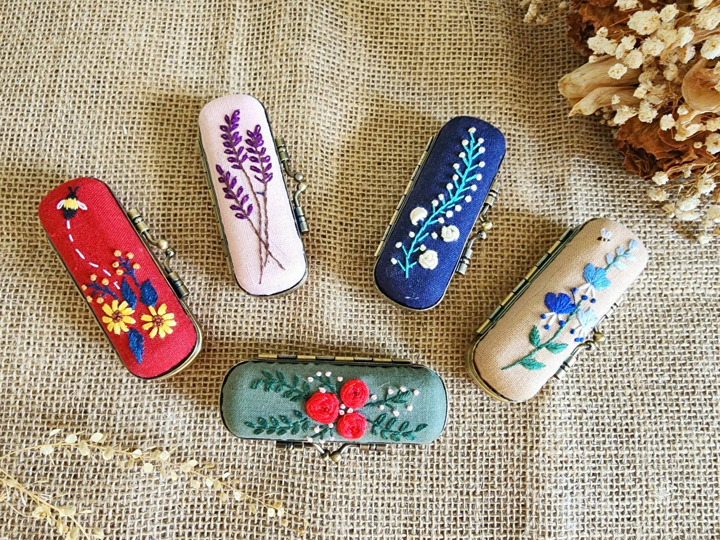 Vintage Embroidered Lipstick Case (NO MIRROR)🪡