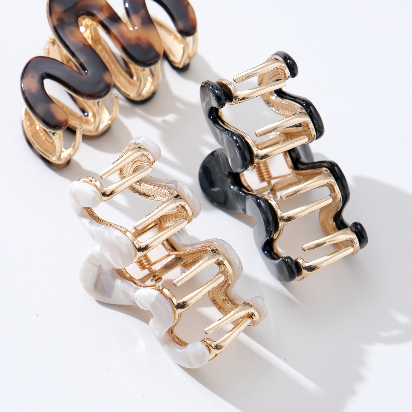 Willow Mini Vintage Snow | Mini Squiggle Metal Claw Clip