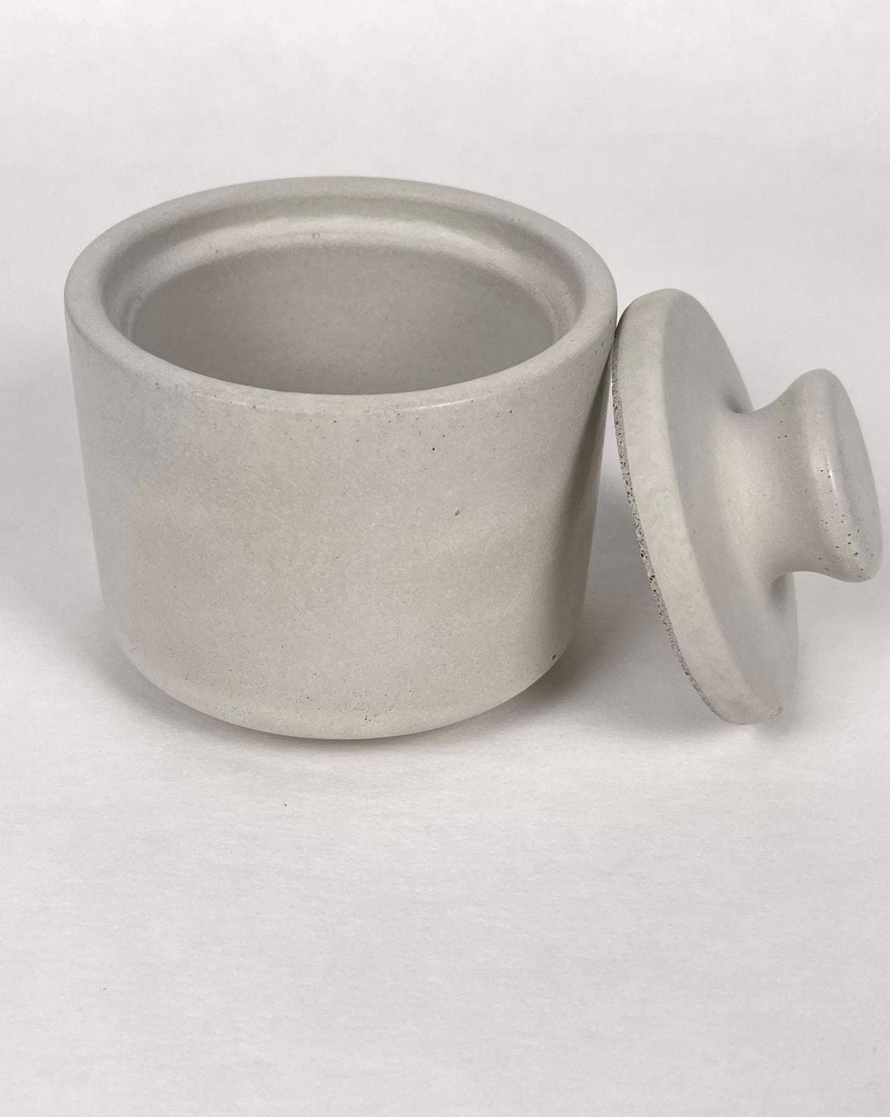 Bordssalt | 3" Concrete container with lid