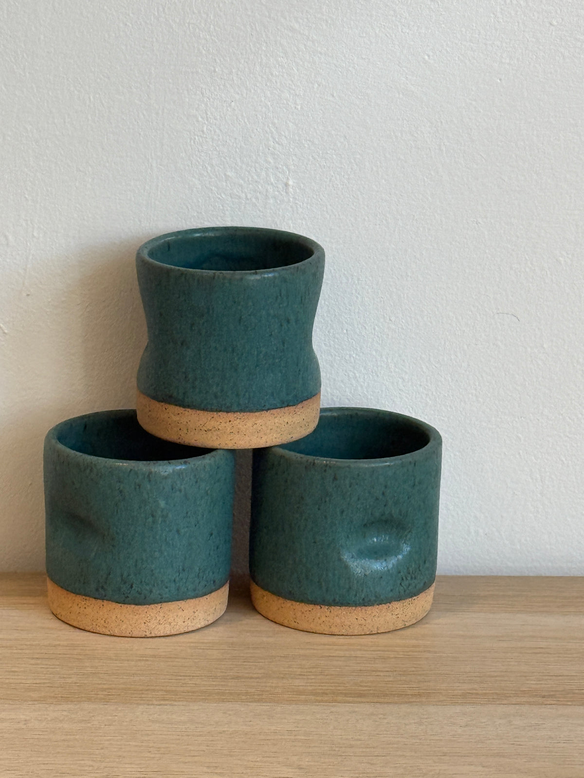 Thumb mugs