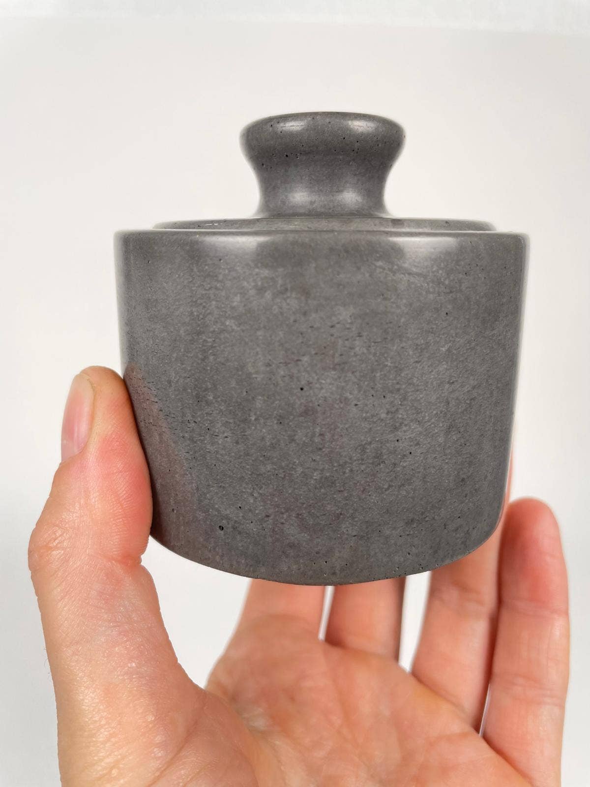 Bordssalt | 3" Concrete container with lid