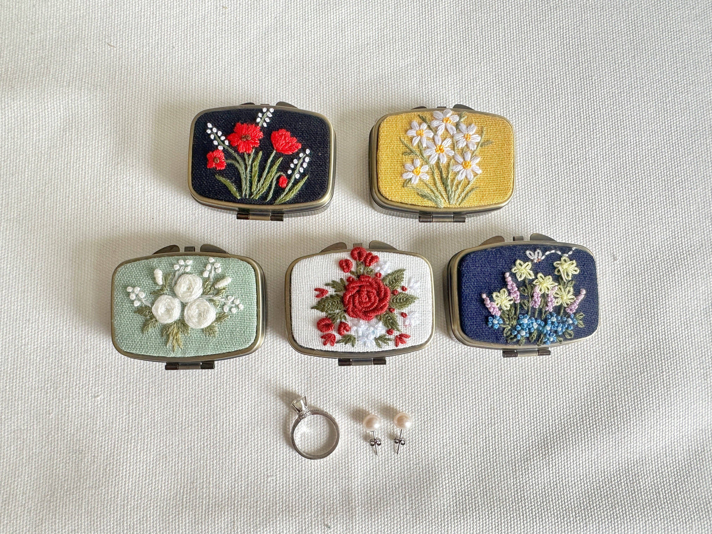 Floral Embroidered Rectangle Mini Jewelry Box With Mirror