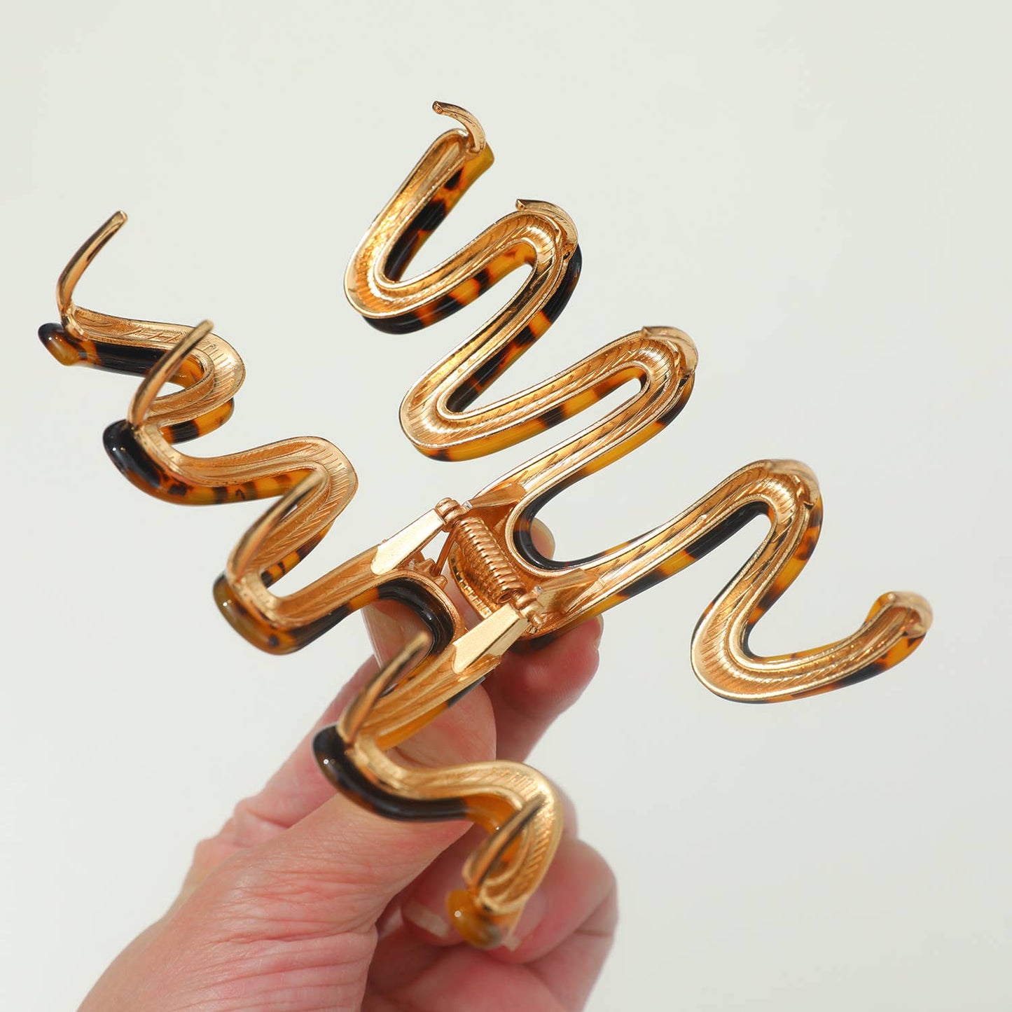 Willow Core | Large Squiggle Metal Claw Clip