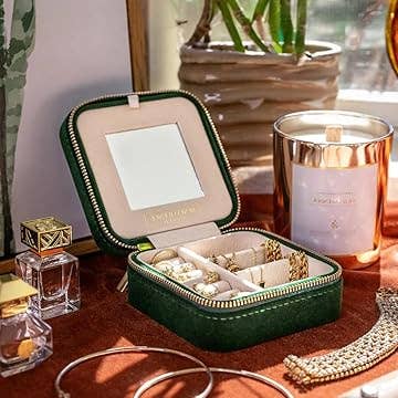 Plush Velvet Square Jewelry Box