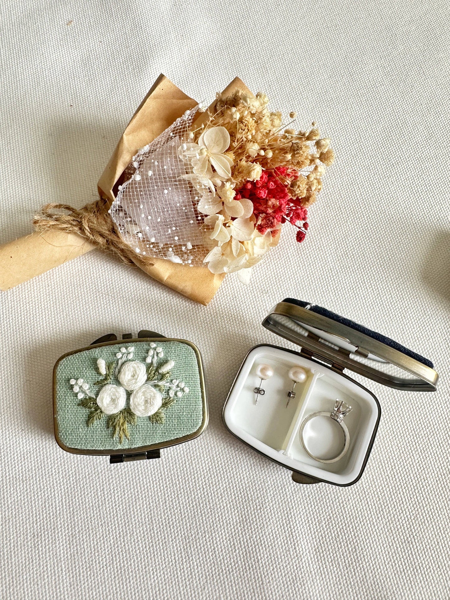 Floral Embroidered Rectangle Mini Jewelry Box With Mirror