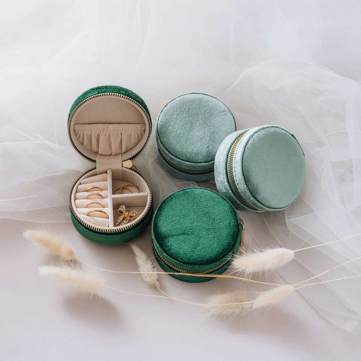 Round Velvet Jewelry Box Case